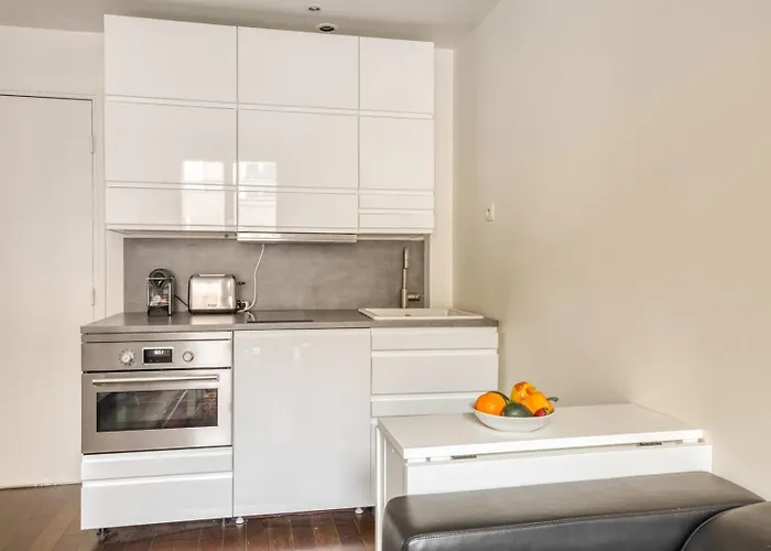 Charming Close To Gare De Lyon * باريس